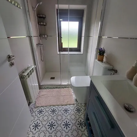 度假居 El Alloru De Balmori 利亚内斯